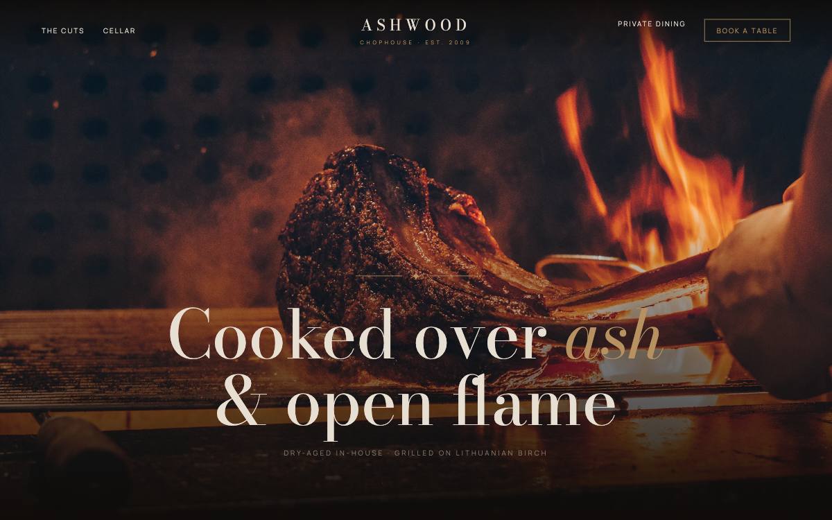 Ashwood – svetainės dizaino pavyzdys