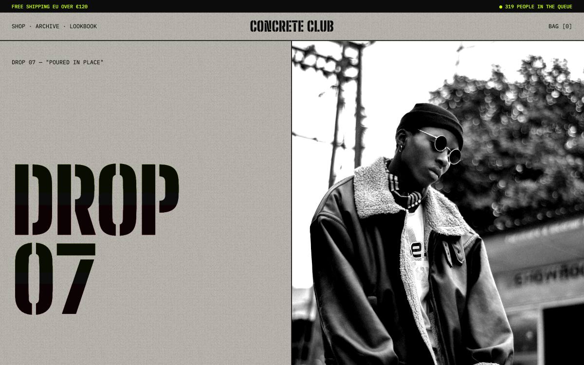 Concrete Club – svetainės dizaino pavyzdys