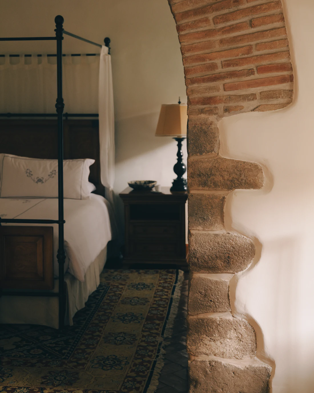 Four-poster bed