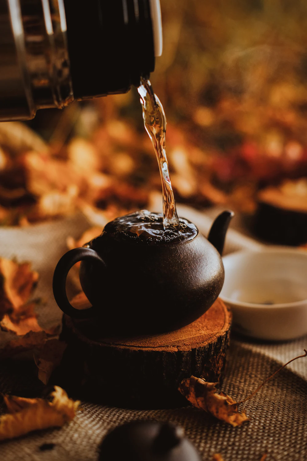 Teapot pouring
