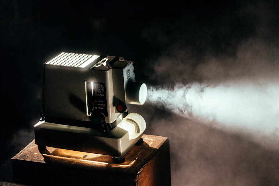 Projector beam